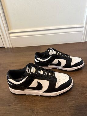 Nike Women’s Low-Top Sneakers — Black and White